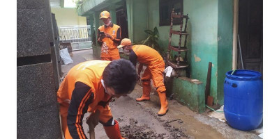Lima RW di Kampung Melayu Masih Terendam Banjir