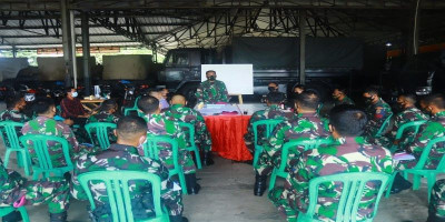 Prajurit Batalyon Roket 1 Marinir Terima Pelatihan Alat Komunikasi