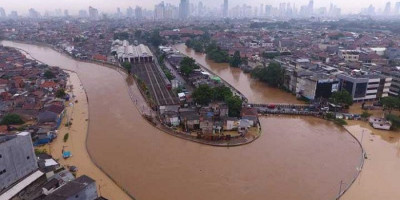 Pemprov DKI Hapus Program Normalisasi Sungai, Diganti Gerebek Lumpur