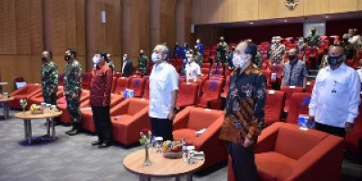 Purnawirawan Marinir Luncurkan Dua Buku Inspiratif