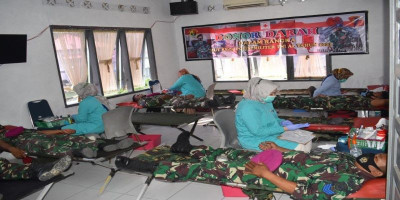 Yonmarhanlan II Ikuti Donor Darah Dalam Rangka Hut Ke-75 Polisi Militer Angkatan Laut
