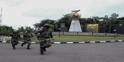 Prajurit Yonkomlek 2 Mar Pasmar 2 Laksanakan Cross Country dalam Uji Nilai Perorangan Dasar TA. 2021