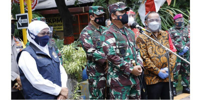 Panglima TNI Tinjau PPKM Mikro di Surabaya