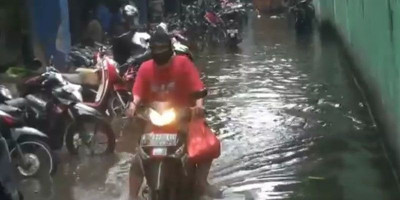 Sumbatan Sampah dan Pompa Rusak Bikin Pasar Cibubur Sering Tergenang  