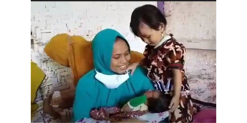 Dikira Kena Santet, Siti Zainah Hamil Satu Jam Langsung Melahirkan