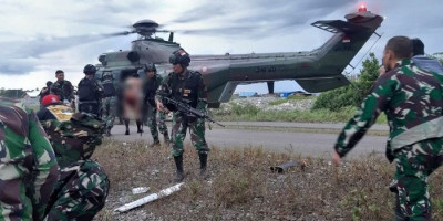 Kontak Tembak TNI dan KKB Kembali Terjadi, Prada Ginanjar Gugur