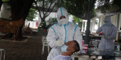 Mako Kormar Kembali Laksanakan Swab