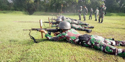 Lanjutkan UNPD, Prajurit Yonkes 2 Mar Pasmar 2 Laksanakan Menembak Senapan