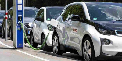 Pengguna Mobil Listrik Bakal Dapat Diskon 30 Persen dari PLN