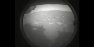  Foto Pertama Tanah Planet Mars Kiriman Robot Penjelajah Perseverance