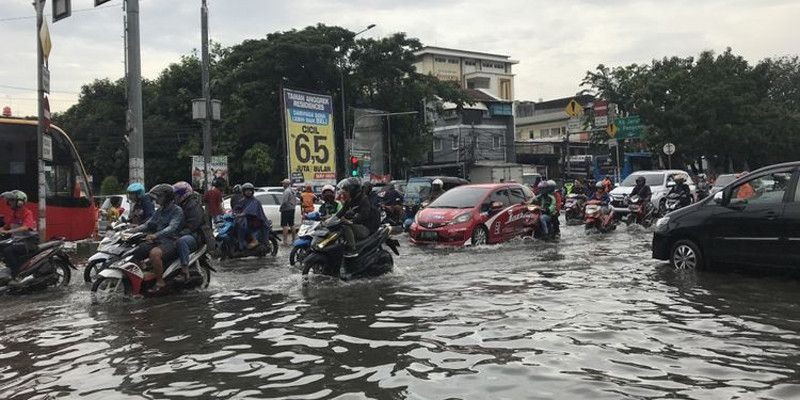 40 Ruas Jalan Terendam Banjir, Pengendara Diminta Cari Rute Alternatif