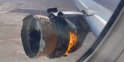 Ngeri, Bawa Ratusan Penumpang Mesin Pesawat Ini Meledak dan Terbakar di Udara