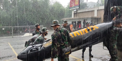 Satgas Banjir Korps Marinir TNI AL Mulai Terjunkan Prajuritnya Hadapi Banjir di Jabodetabek 