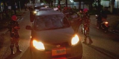 Selain Ke Kerawang, Marinir TNI AL Juga Bantu Korban Banjir di Bekasi