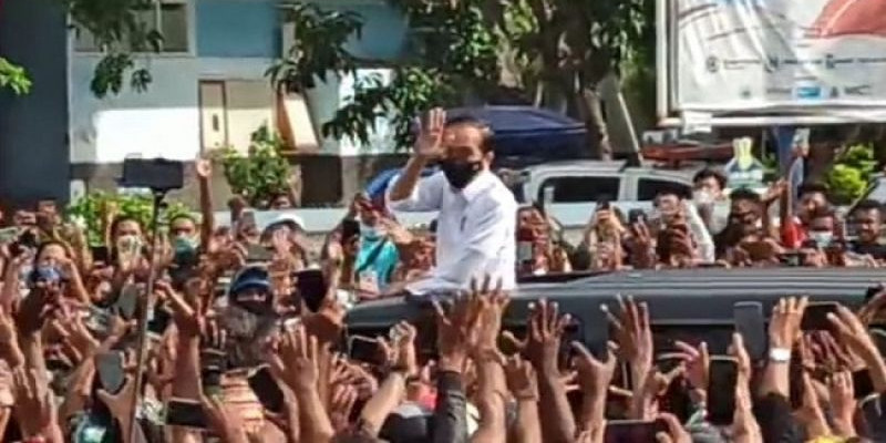 Dokter Tirta Nilai Kerumunan Sambut Jokowi di NTT Tak Salah, Singgung Pertanyaan Atta Halilintar
