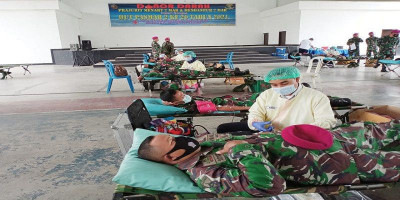Prajurit Menbanpur 2 Marinir Pasmar 2 Donor Darah Dimasa Pandemi