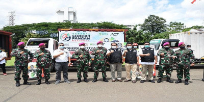 Marinir Peduli Marinir Berbagi Gelombang ke-2 untuk Karawang Bekasi
