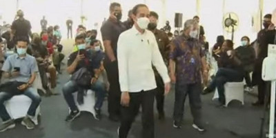 Tinjau Vaksinasi Covid-19 Insan Pers, Jokowi Pastikan Bakal Digelar di Seluruh Provinsi 