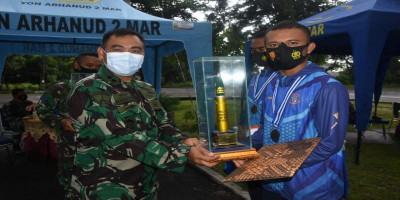 Sabet Emas di Kejuaraan Pemprov Jatim, Atlet Muay Thai Arhanud 2 Marinir Pasmar 2 Terima Reward