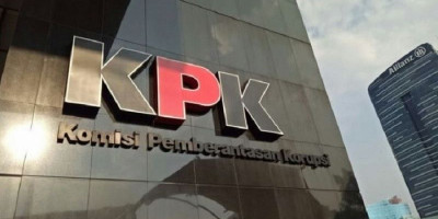 5 Orang Bersama Gubernur Sulsel dan Koper Berisi Uang Rp1 Milar Diamankan KPK