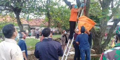 Diduga Depresi, AS Gantung Diri di Area Pemakaman