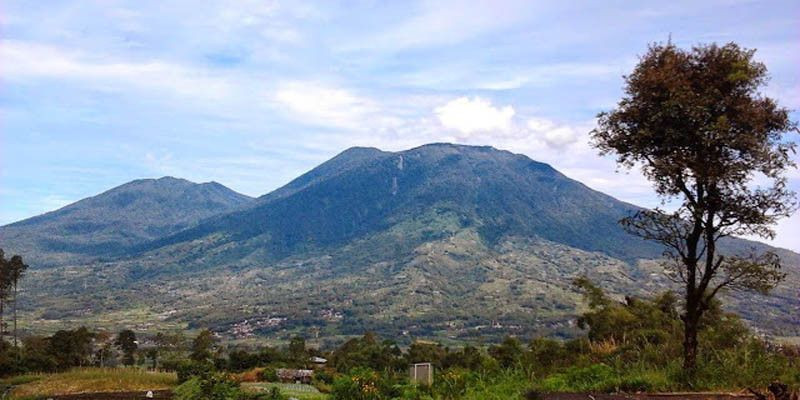 Seorang Pendaki Dilaporkan Terjatuh di Kawasan Cadas Gunung Marapi