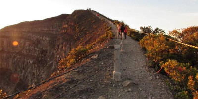Pendakian Gunung Gede Pangrango Dibuka Lagi Mulai 5 Maret