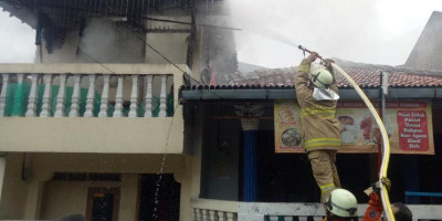 Nenek Sinah Selamat dari Kebakaran di Rumahnya