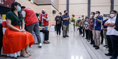 Vaksinasi Covid-19 Pelaku Parekraf di Sulut Dimulai, Sandiaga Uno Sebut Keputusan Tepat