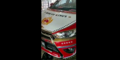 Mobil Sultan Berhias Emas dan Berlian Diklaim Milik Keraton Viral
