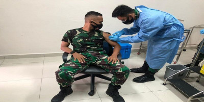 Prajurit Satgas Kompi Komposit Marinir Natuna Jalani Vaksinasi Tahap Pertama 