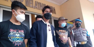 Sebut Kerumunan di Luar Kendali, Rizky Billar Ngaku Tak Undang Banyak Orang