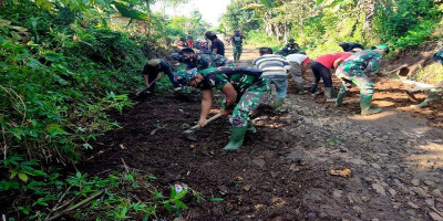 Prajurit Yon Kapa 2 Mar Pasmar 2 Berperan Aktif Dalam Pelaksanaan TMMD Di Jember