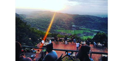 Millenial Coffee and View, Ngopi Cantik di Atas Bukit