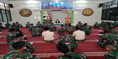 Prajurit Yonmarhanlan XIV/Sorong Pasmar 3 Ikuti Peringatan Isra Mi'raj Nabi Muhammad SAW Tahun 1442 H/2021 M