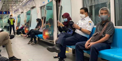 Kesan Anies Naik Ratangga ke Tempat Kerja