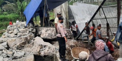 Delapan Hektare Kebun dan Sawah Gagal Panen Gara-gara Bendungan Jebol