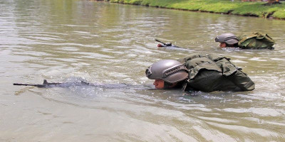 Asah Kemampuan Dan Keterampilan, Prajurit Yonif 3 Brigif 2 Mar Pasmar 2 Latihan Renang Tempur