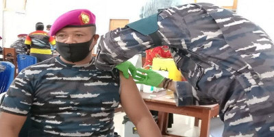 Prajurit Yonmarhanlan X/Jayapura Pasmar 3 Laksanakan Vaksinasi Nasional Covid-19