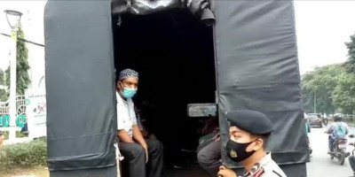 Polisi Amankan Belasan Pendukung Rizieq Shihab 