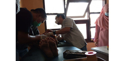 Jerit Tangis Warnai Sunatan Massal di Mapolsek Jenggawah