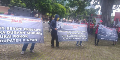 Datangi KPK, Fraksi Desak Tersangka Korupsi Cukai Rokok di Bintan Ditangkap 