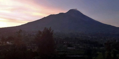 Lava Pijar Gunung Merapi Masih Terjadi Disertai 32 Kali Gempa Guguran