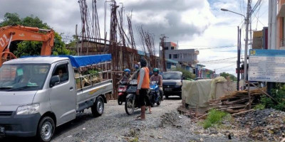 Merugikan Masyarakat, Wali Kota Tjhai Chui Mie Desak Pemerintah Rampungkan Jembatan di Sakok dan Kaliasin