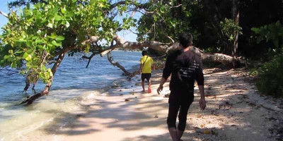 Pantai Tenda Biru, Ujungnya Ujung Genteng