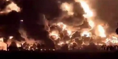 Kebakaran di Kilang Minyak Balongan Belum Padam, Kepanikan Terjadi di Lokasi