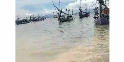 Limbah Pabrik Bikin Nelayan Muncar Gatal-gatal