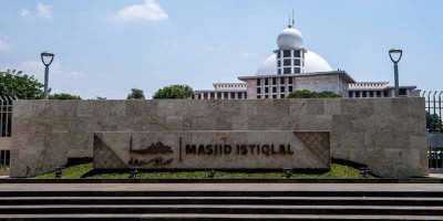 Kerinduan Jamaah Beribadah di Masjid Istiqlal Saat Ramadan