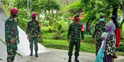 Dukung Program Pemerintah, Prajurit Yonif 5 Brigif 2 Mar Pasmar 2 Laksanakan Operasi Yustisi Prokes