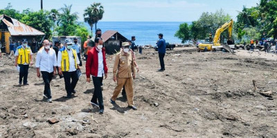 Kunjungi Lembata, Jokowi Pastikan Kebutuhan Pengungsi Tercukupi